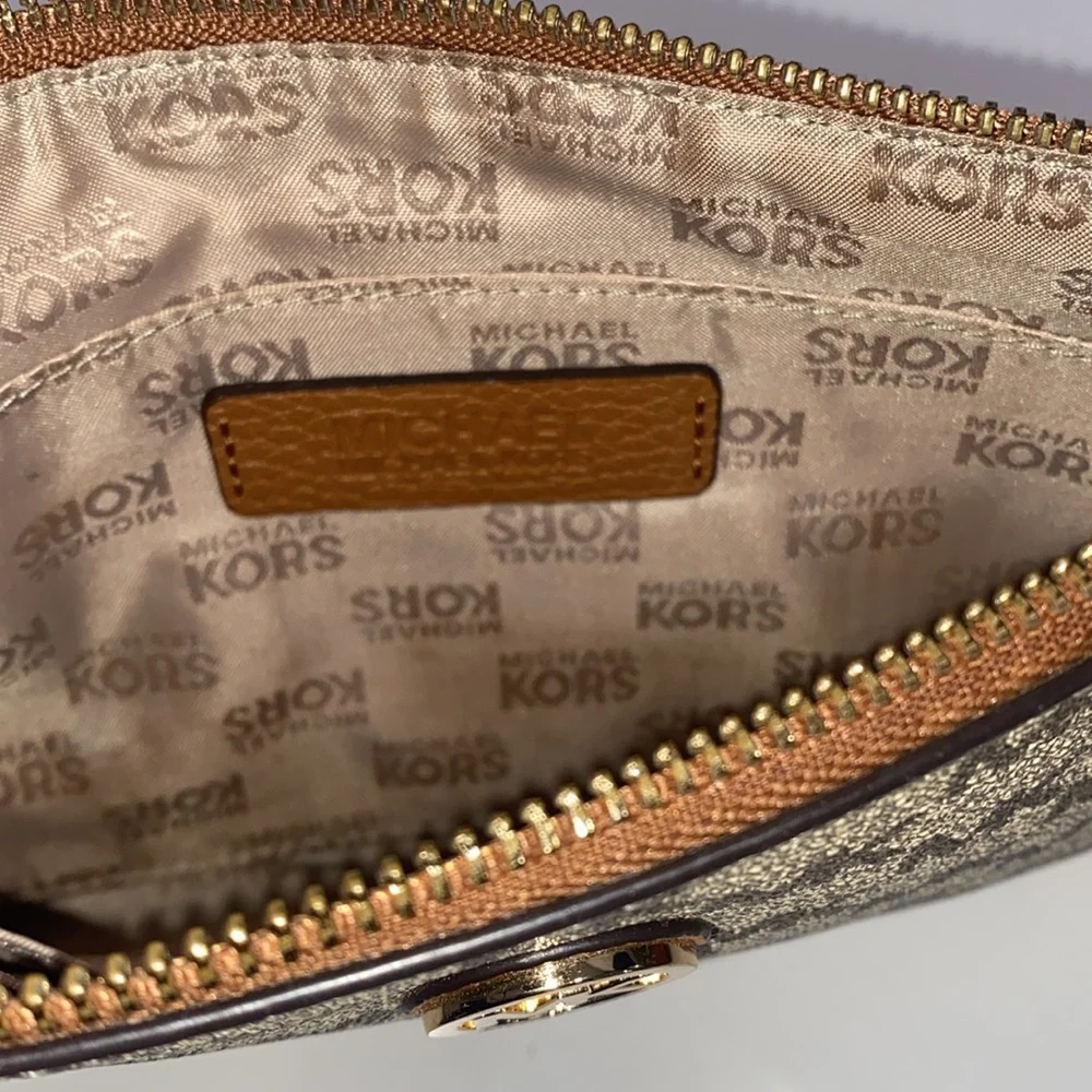 Michael Kors Aspen Jet‎ Set Zipper Clutch Wristlet